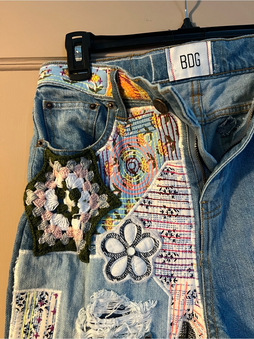 Urban Outfitters BDG Patch Flare Jeans, Size 27 - Picture 3 of 4
